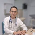 dr. Ferdy Ferdian, Sp.PD – Dokter Spesialis Penyakit Dalam yang memberikan edukasi terapi modern untuk pasien diabetes